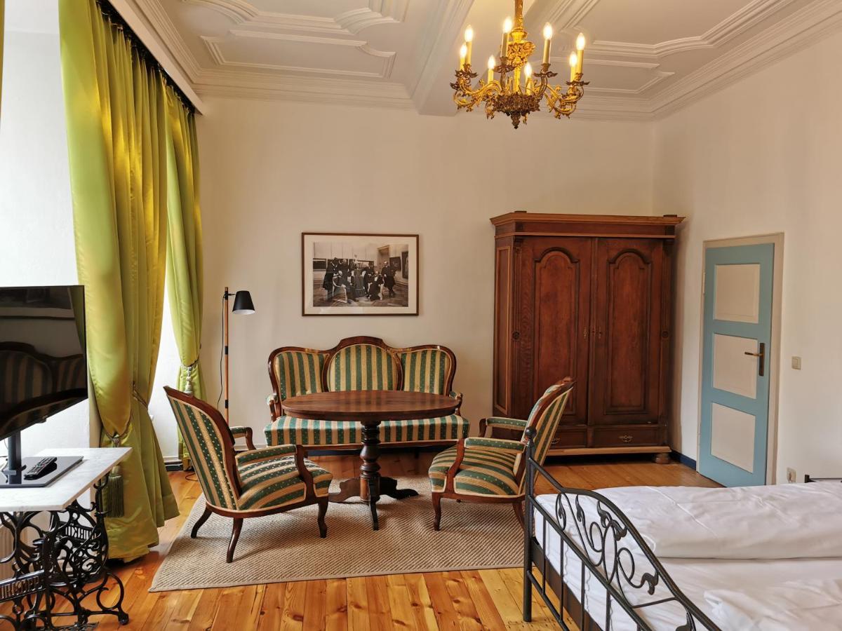 Altstadt Palais Ваймар Екстериор снимка