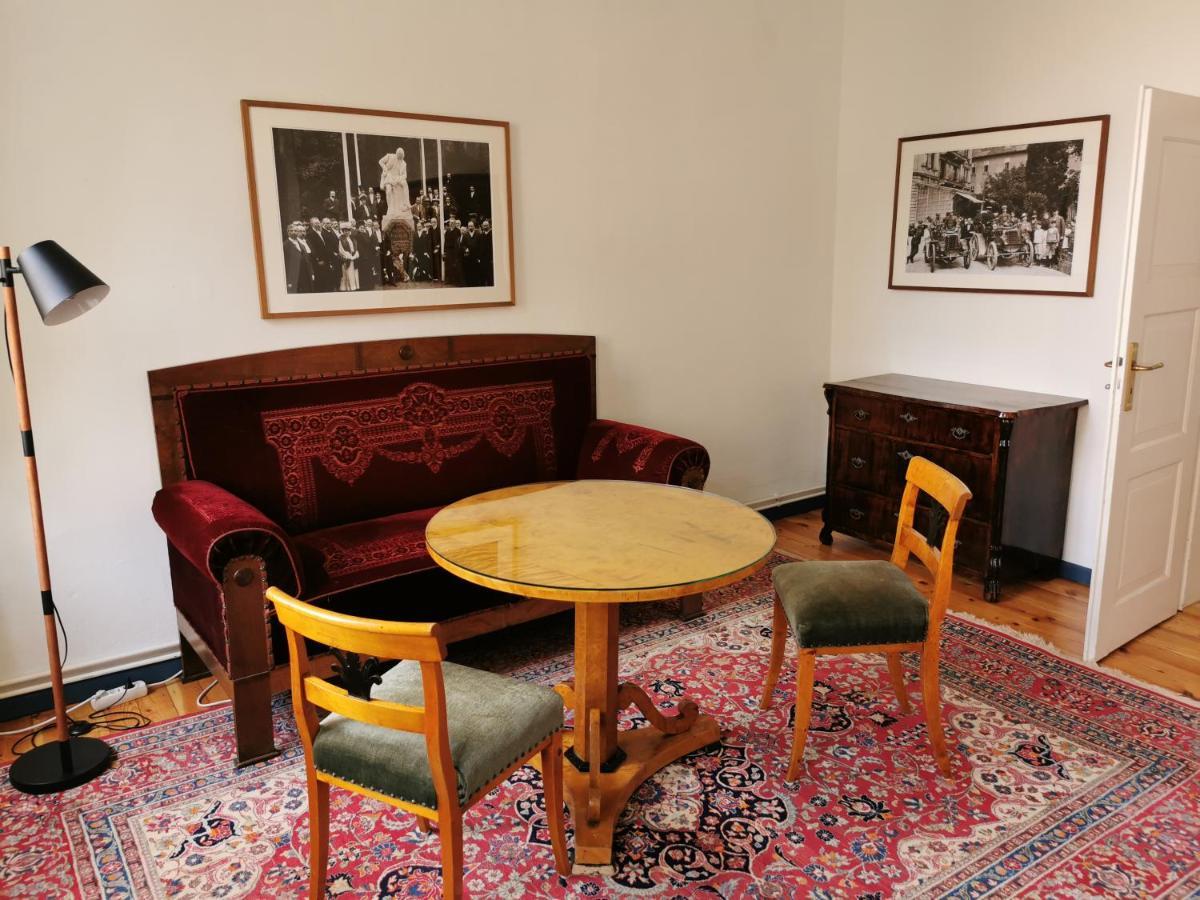 Altstadt Palais Ваймар Екстериор снимка