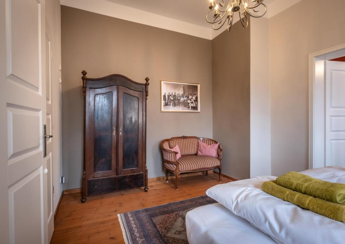 Altstadt Palais Ваймар Екстериор снимка